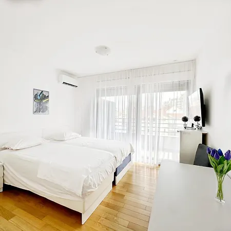 S'akvarel 7 - New & Modern Apartamento